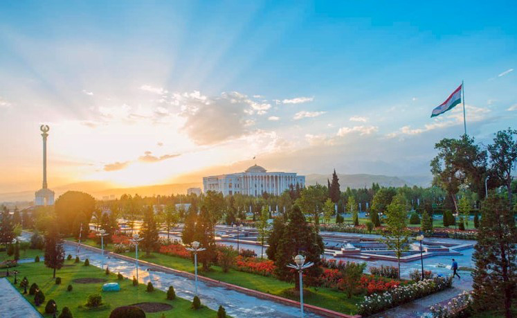 Hormatly Prezidentimiz Serdar Berdimuhamedowyň Täjigistan Respublikasyna iş sapary başlandy